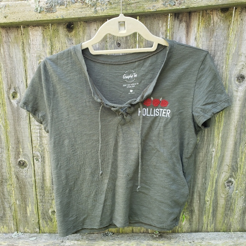 Hollister shirt size small